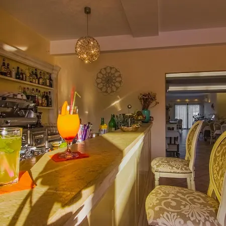 Ξενοδοχείο La Perla 4*